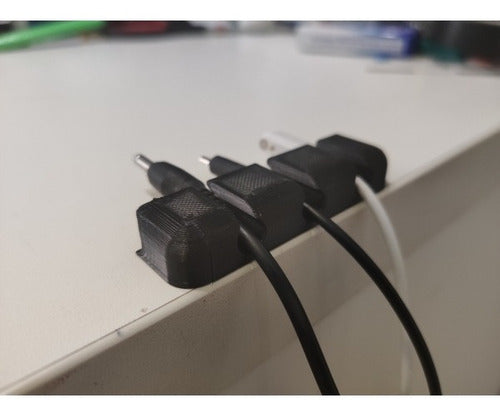 Kit com 3 Organizadores Adesivos para Fios e Cabos — foto 06